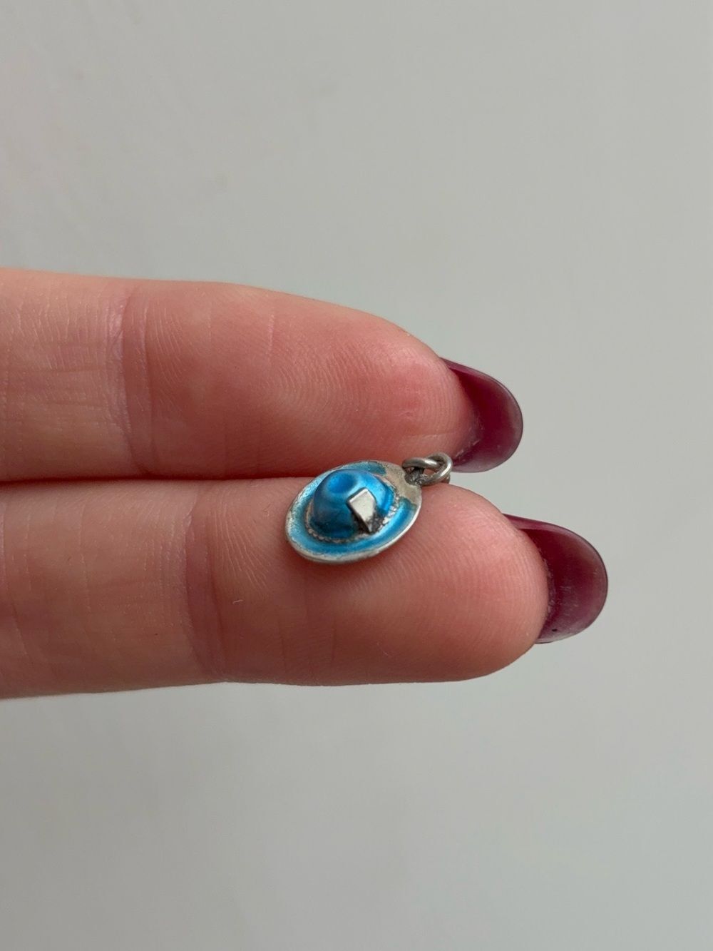 Vintage Alpine Hat Silver Lightweight Charm Pendant with Blue Enamel - Picture 2 of 5